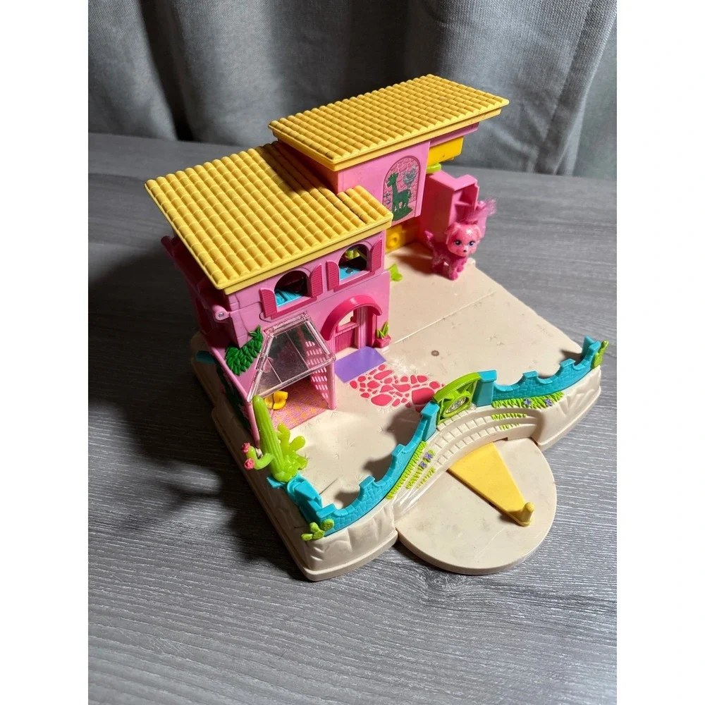 Vintage Polly Pocket Magnetic Pet Adventure Pink House Playset with Dog Figure